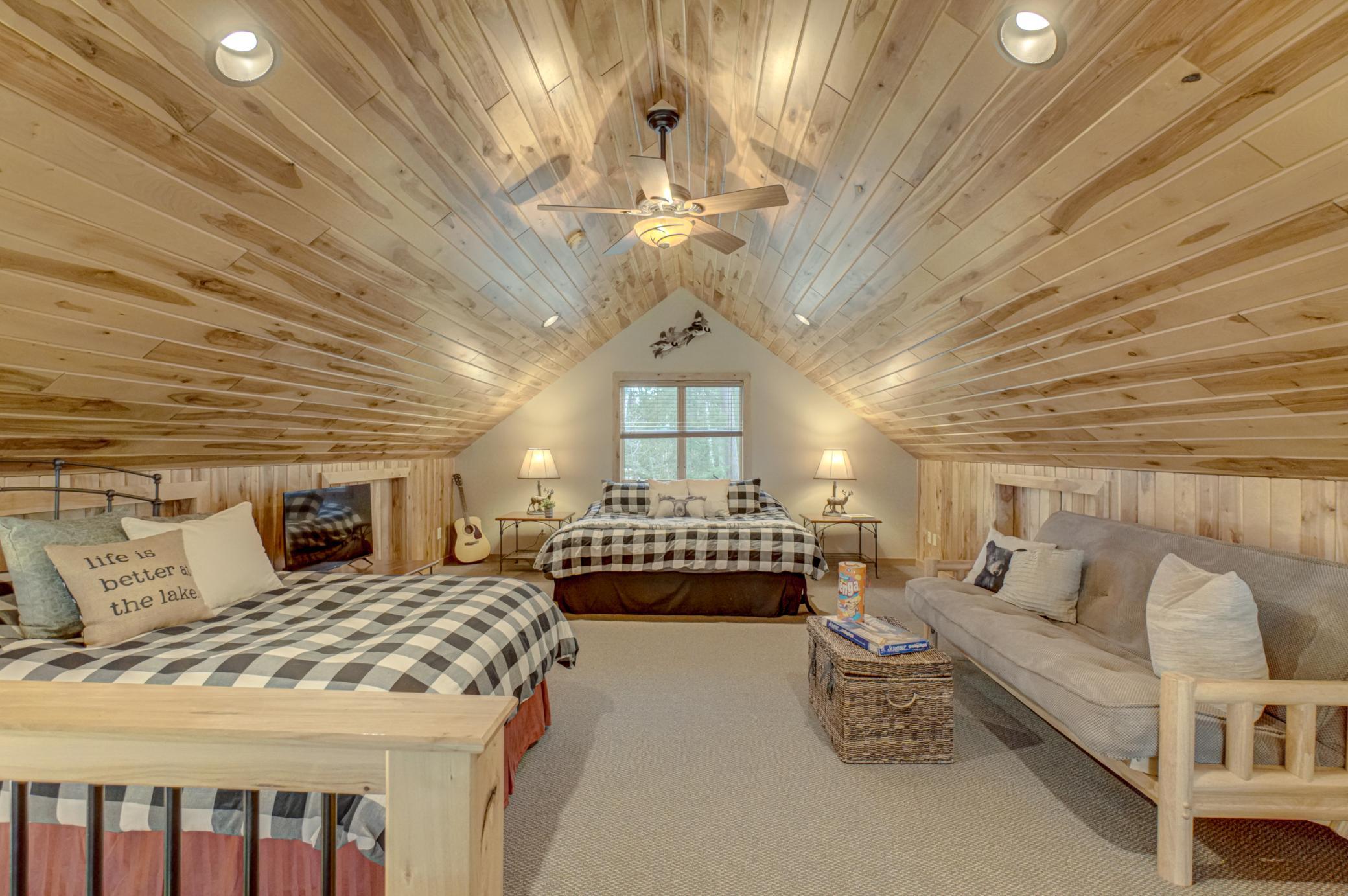 10511 Vermeil Dr NE loft