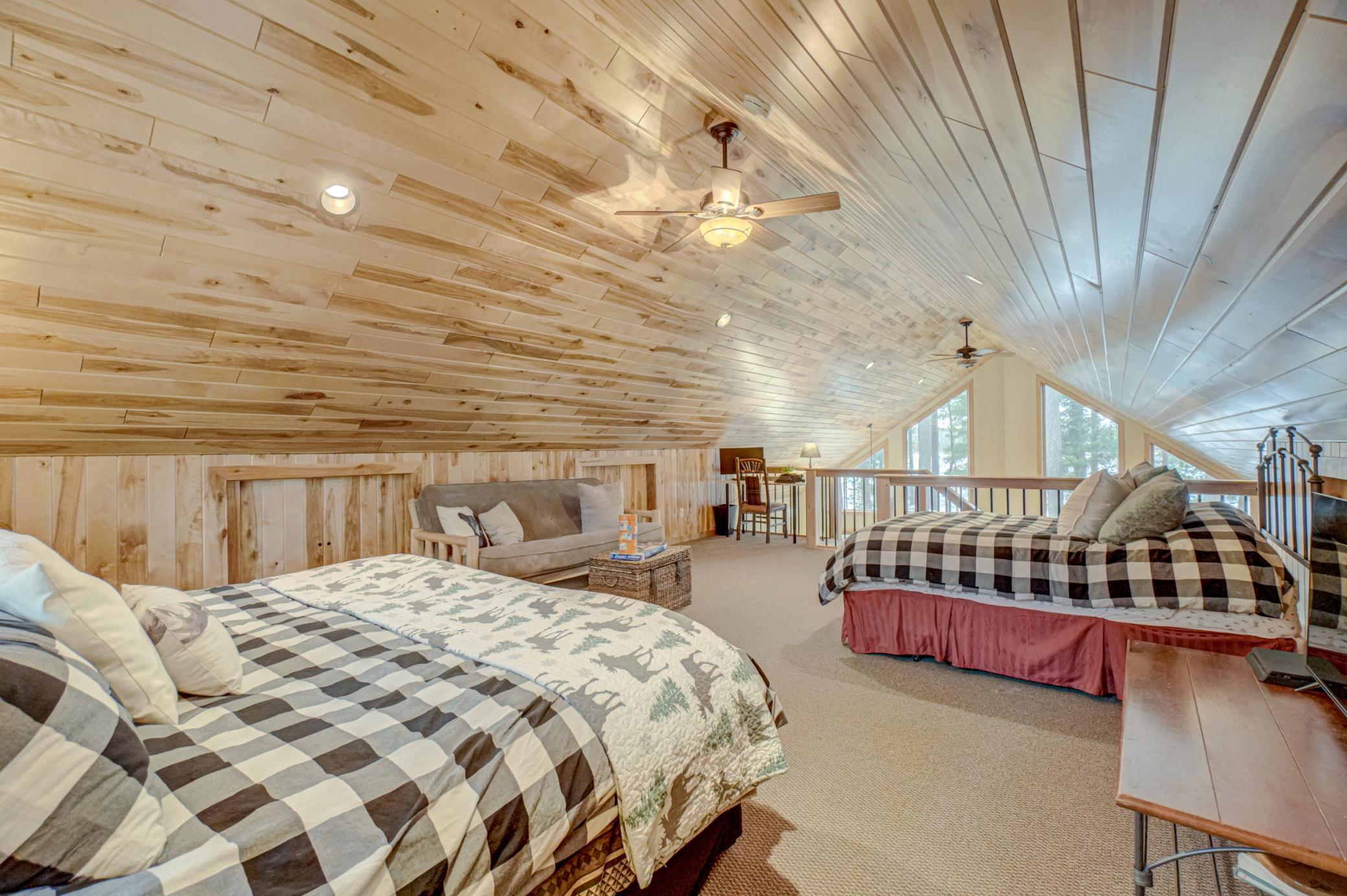 10511 Vermeil Dr NE great space