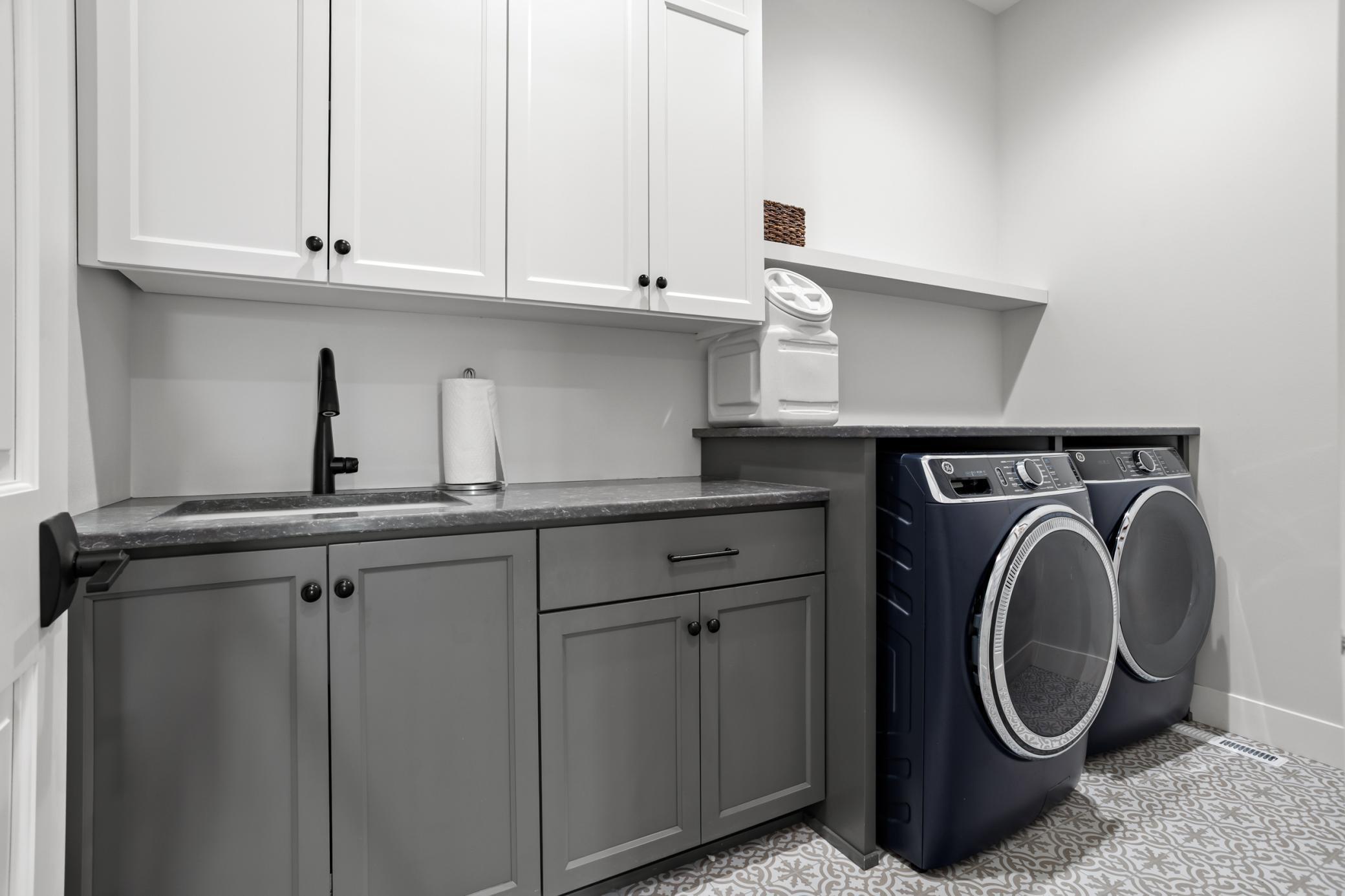 2426 McLeod Dr W West Fargo