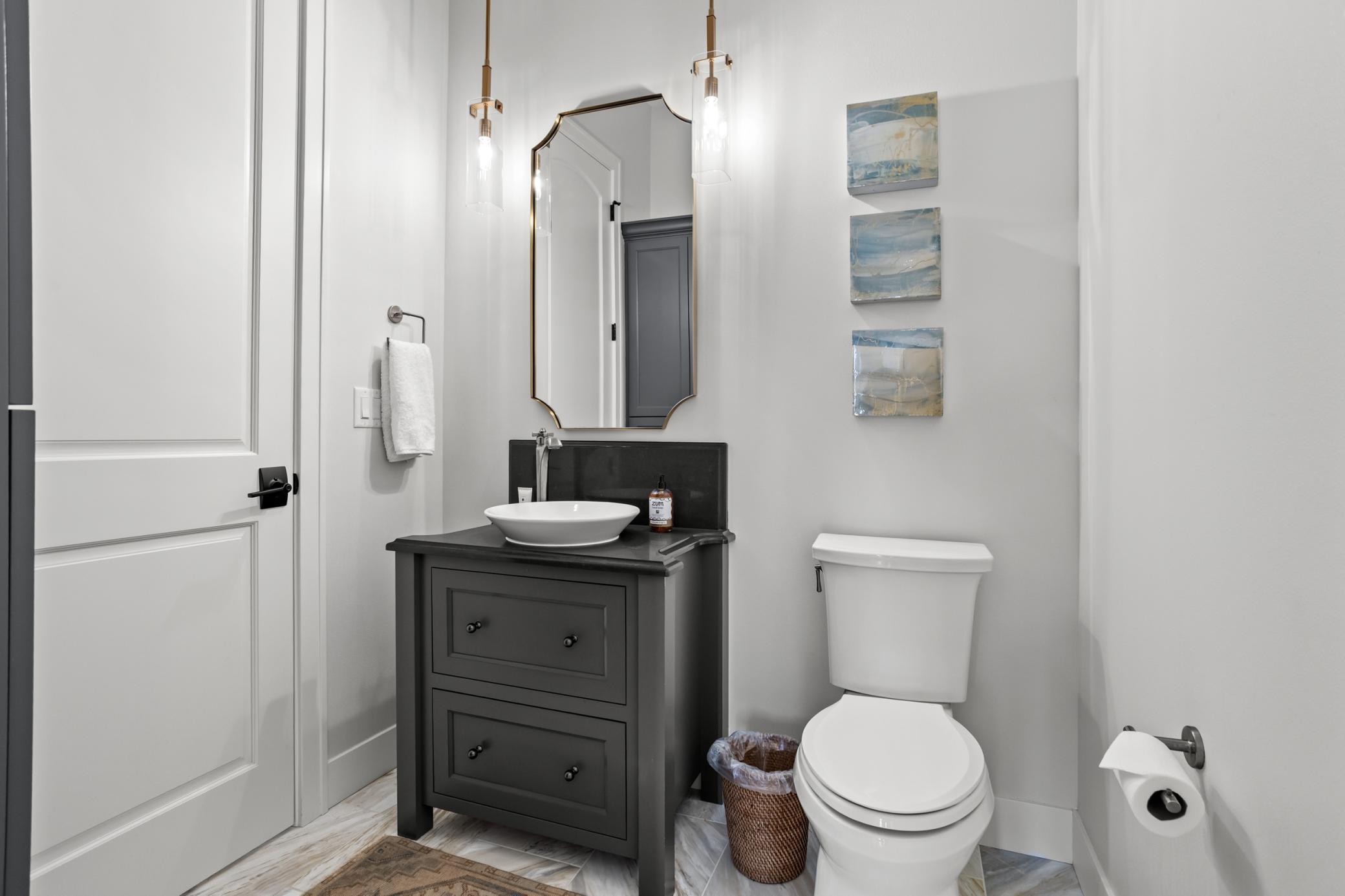 2426 McLeod Dr W West Fargo