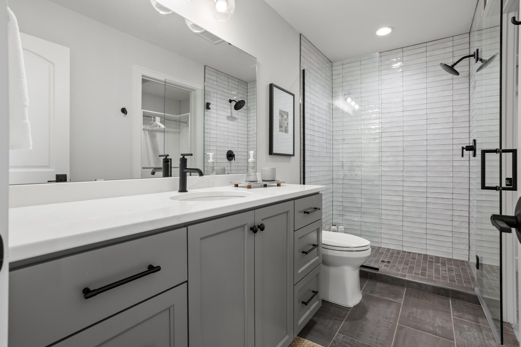 2426 McLeod Dr W West Fargo