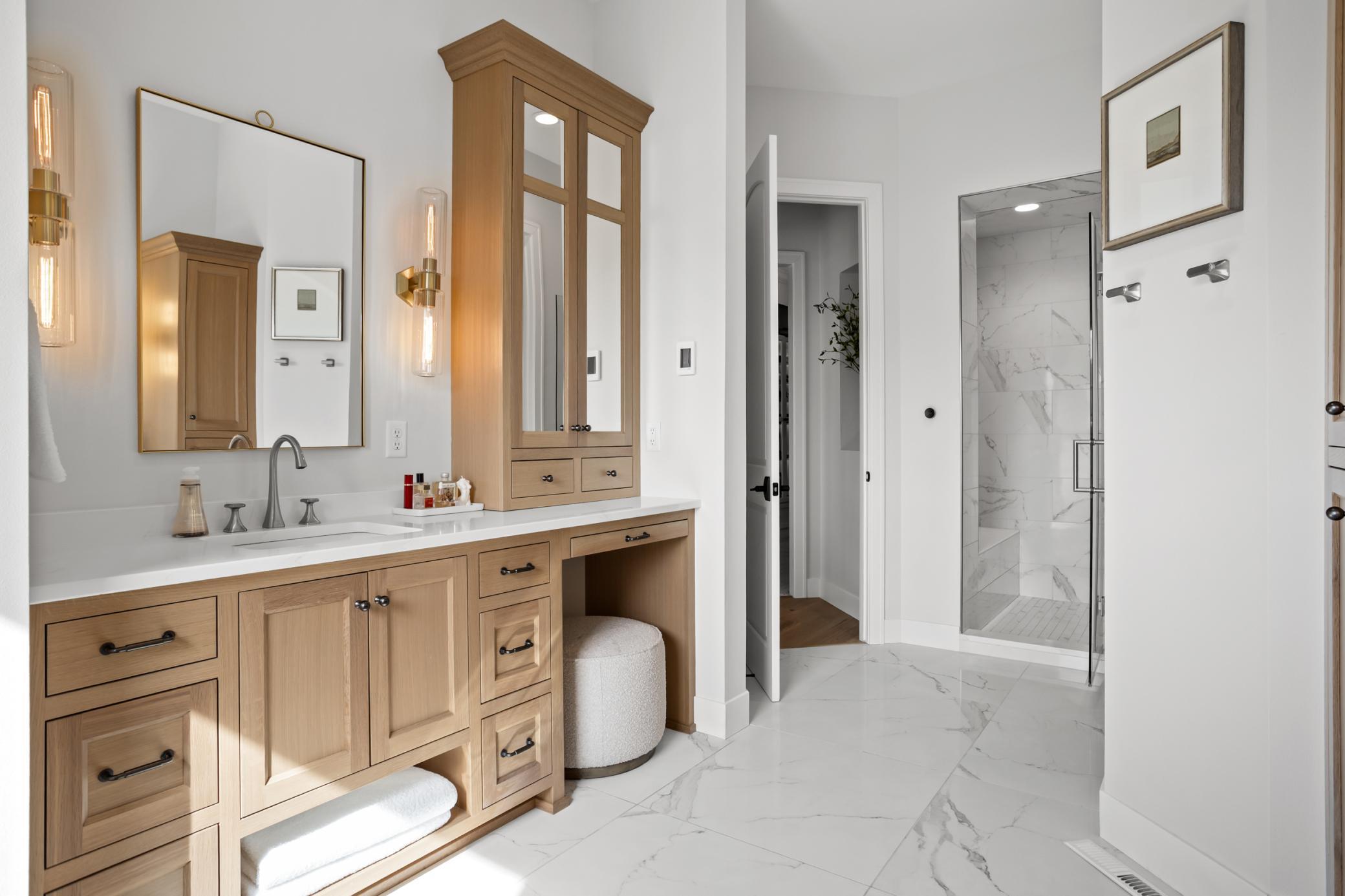 2426 McLeod Dr W West Fargo