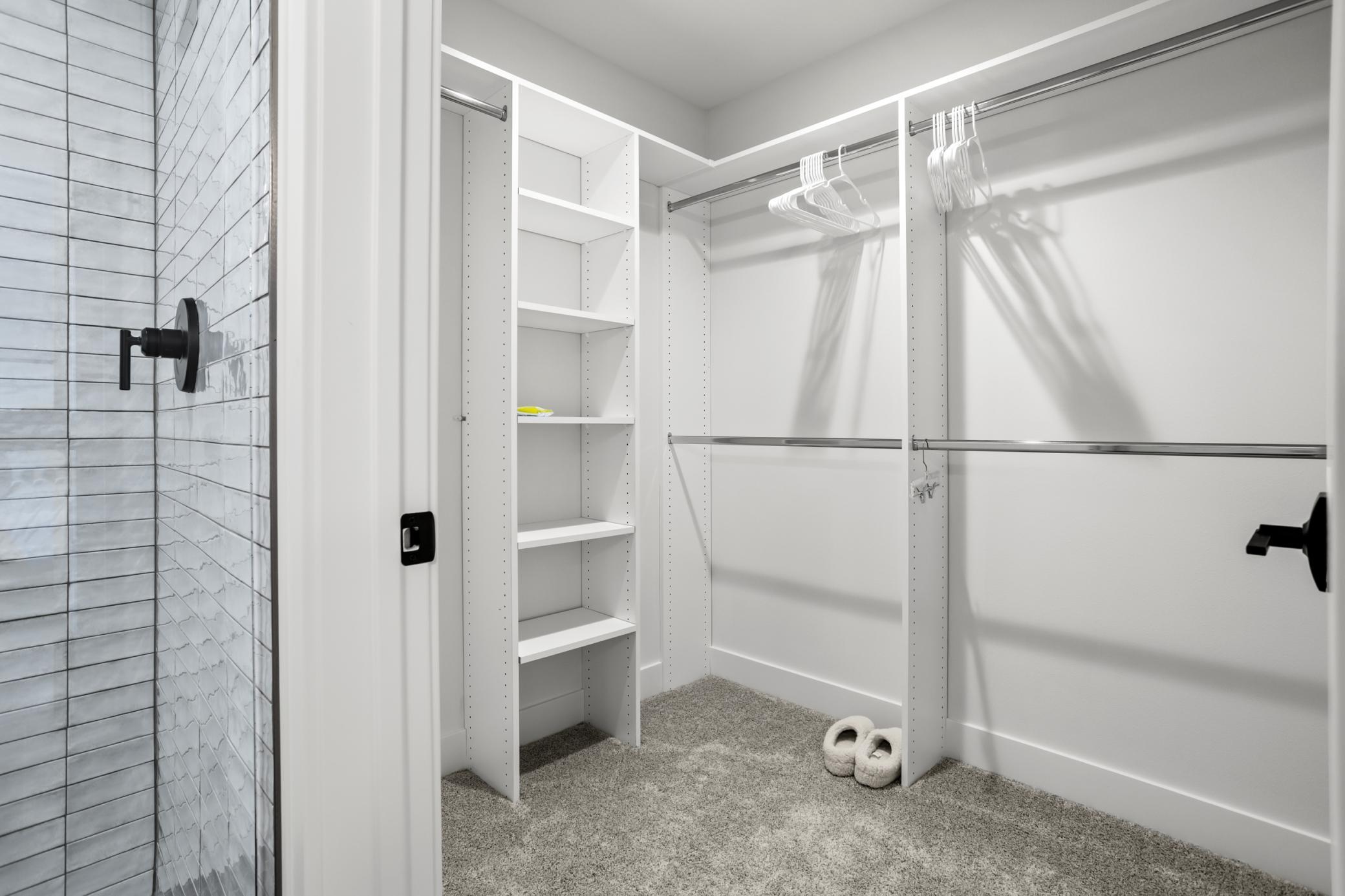 2426 McLeod Dr W West Fargo