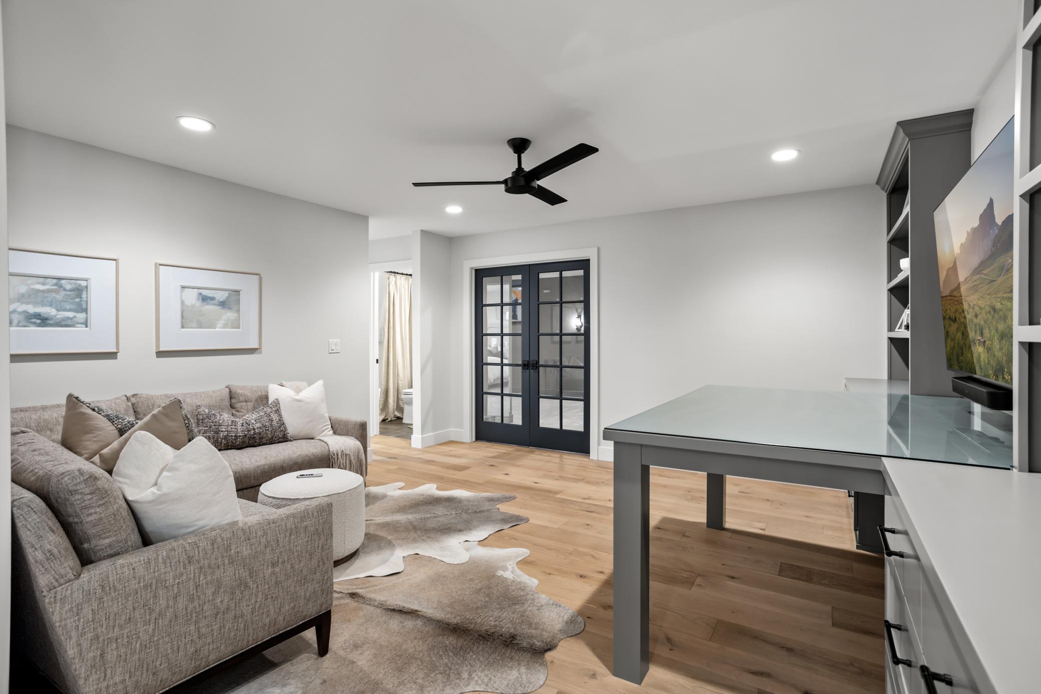 2426 McLeod Dr W West Fargo