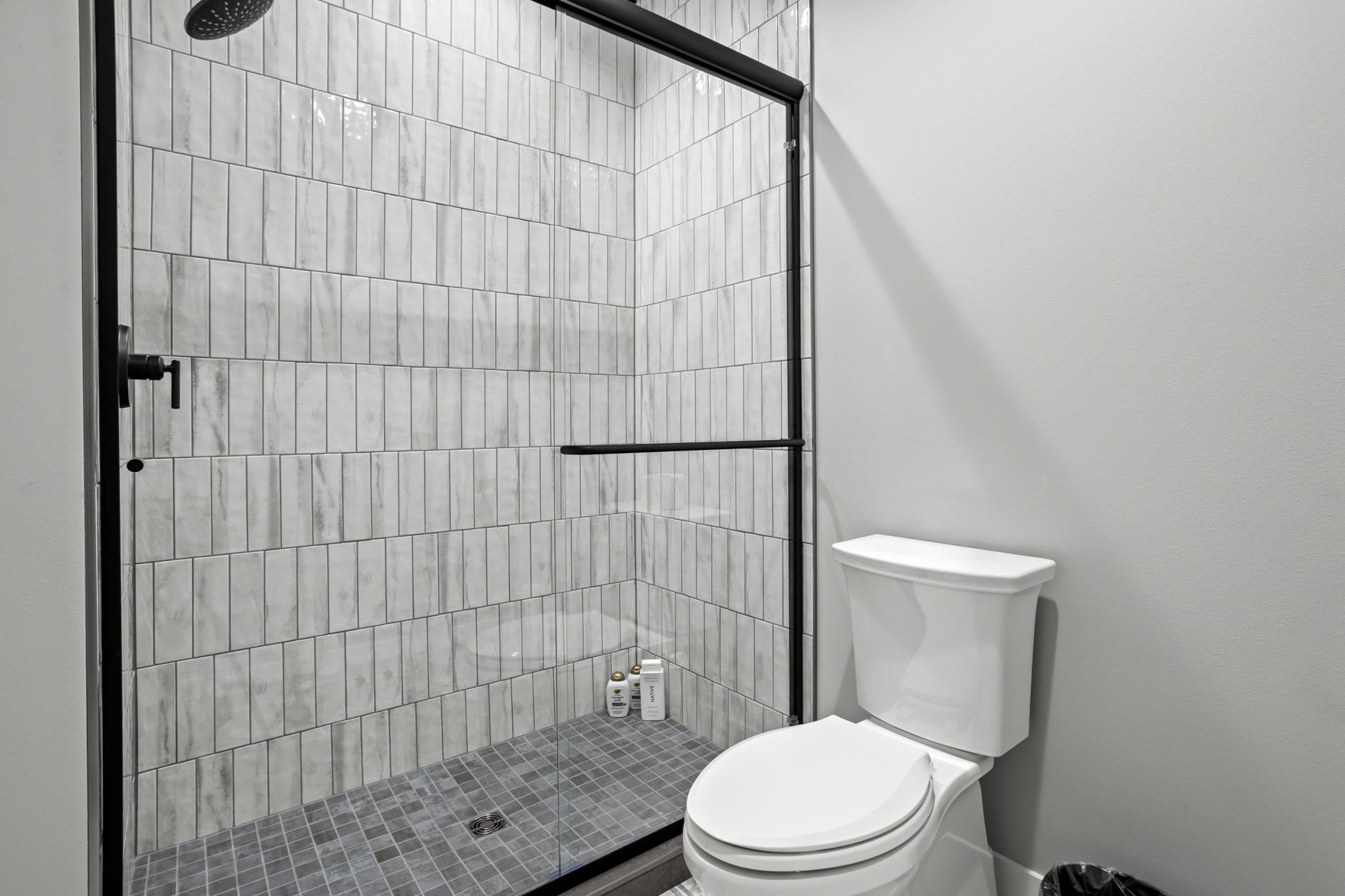 2426 McLeod Dr W West Fargo