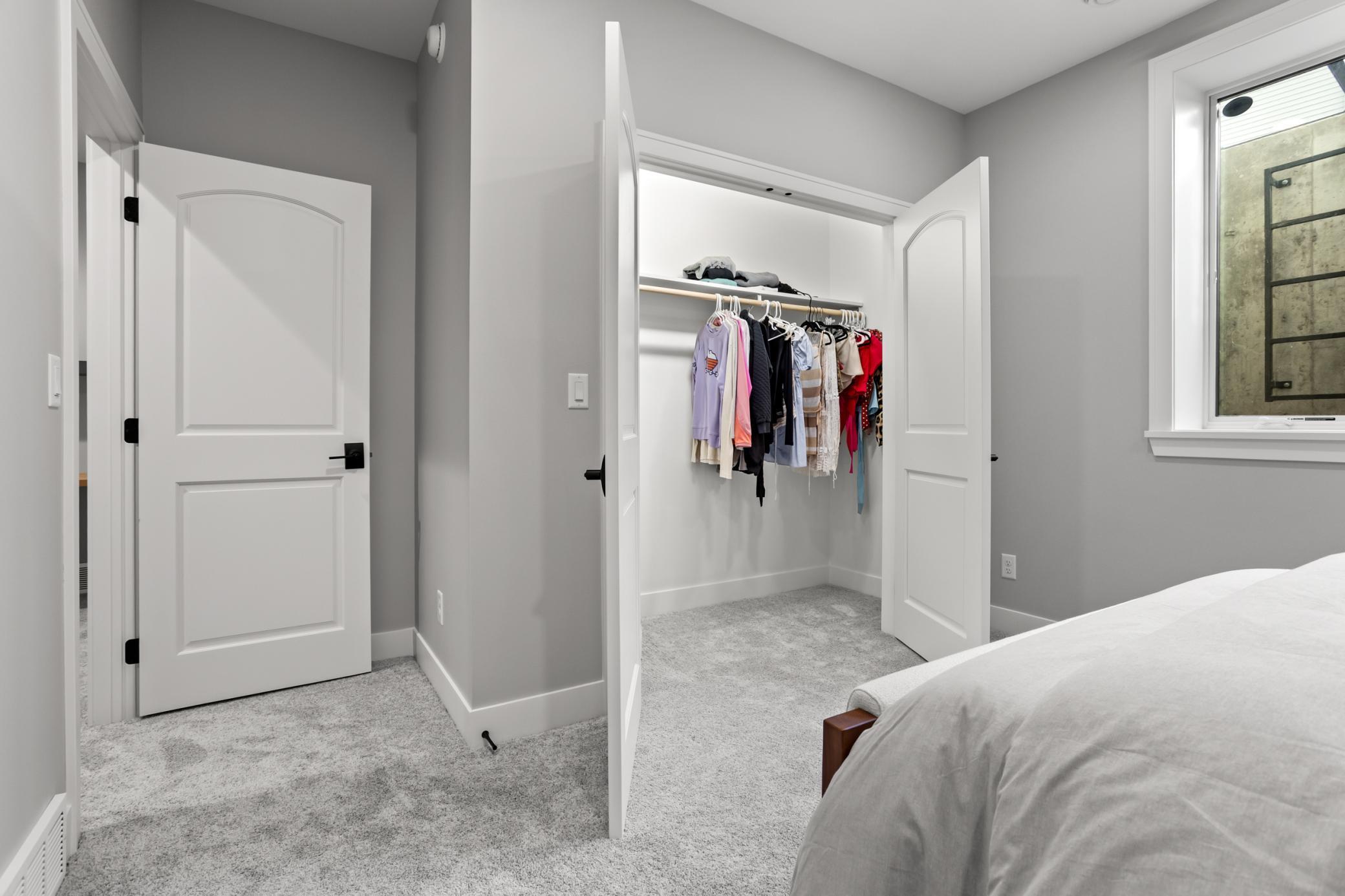 2426 McLeod Dr W West Fargo