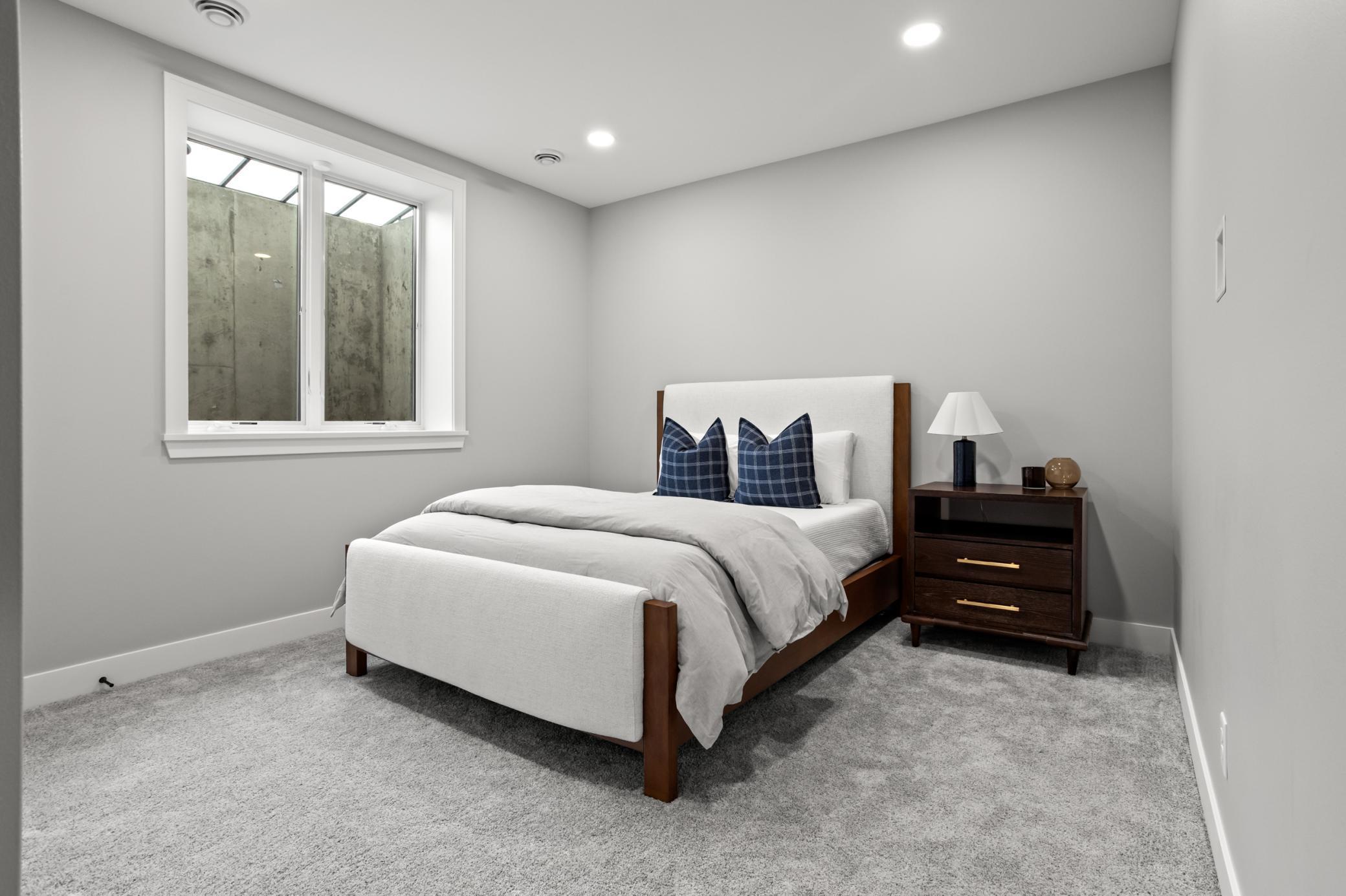 2426 McLeod Dr W West Fargo