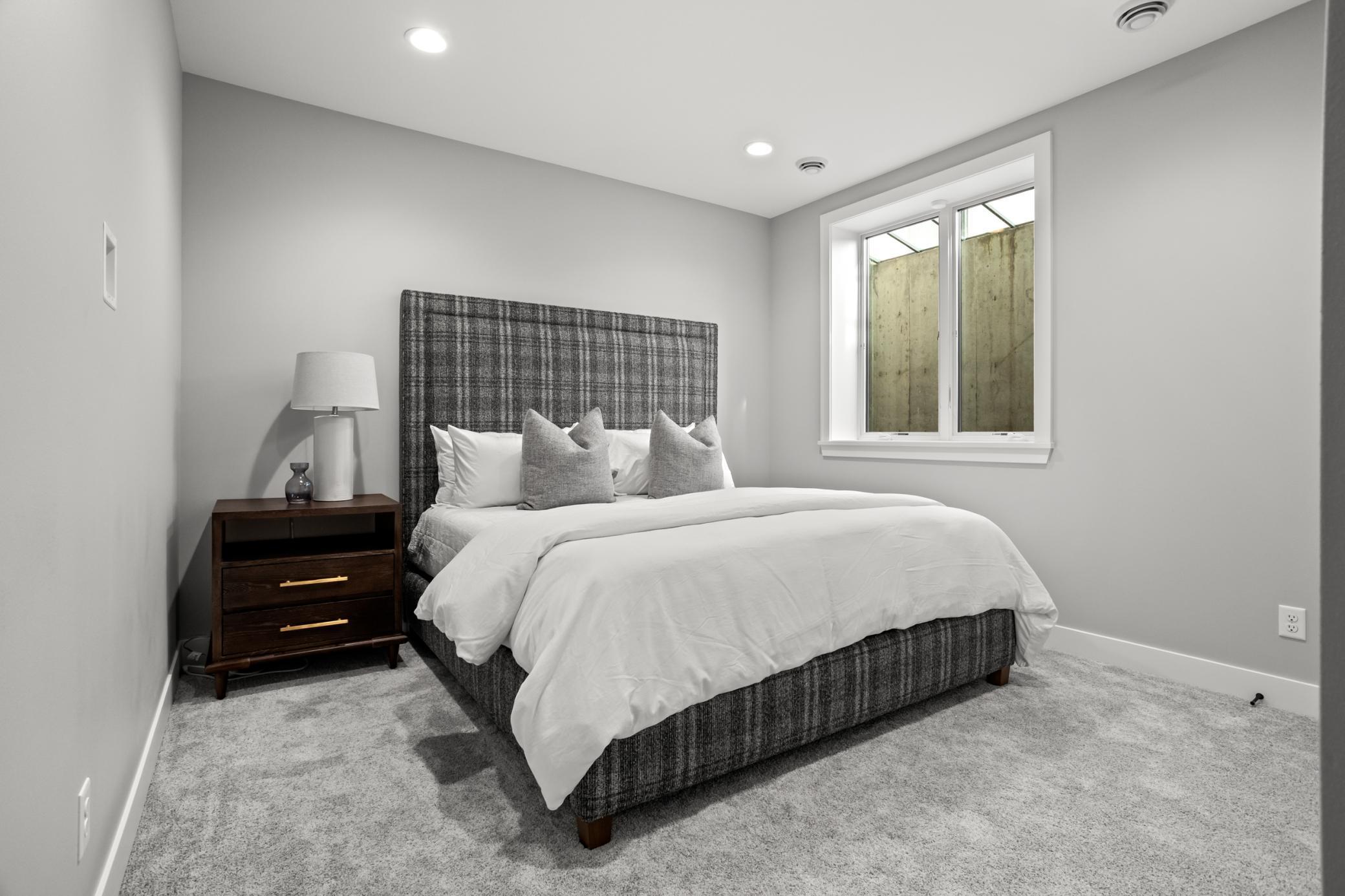 2426 McLeod Dr W West Fargo