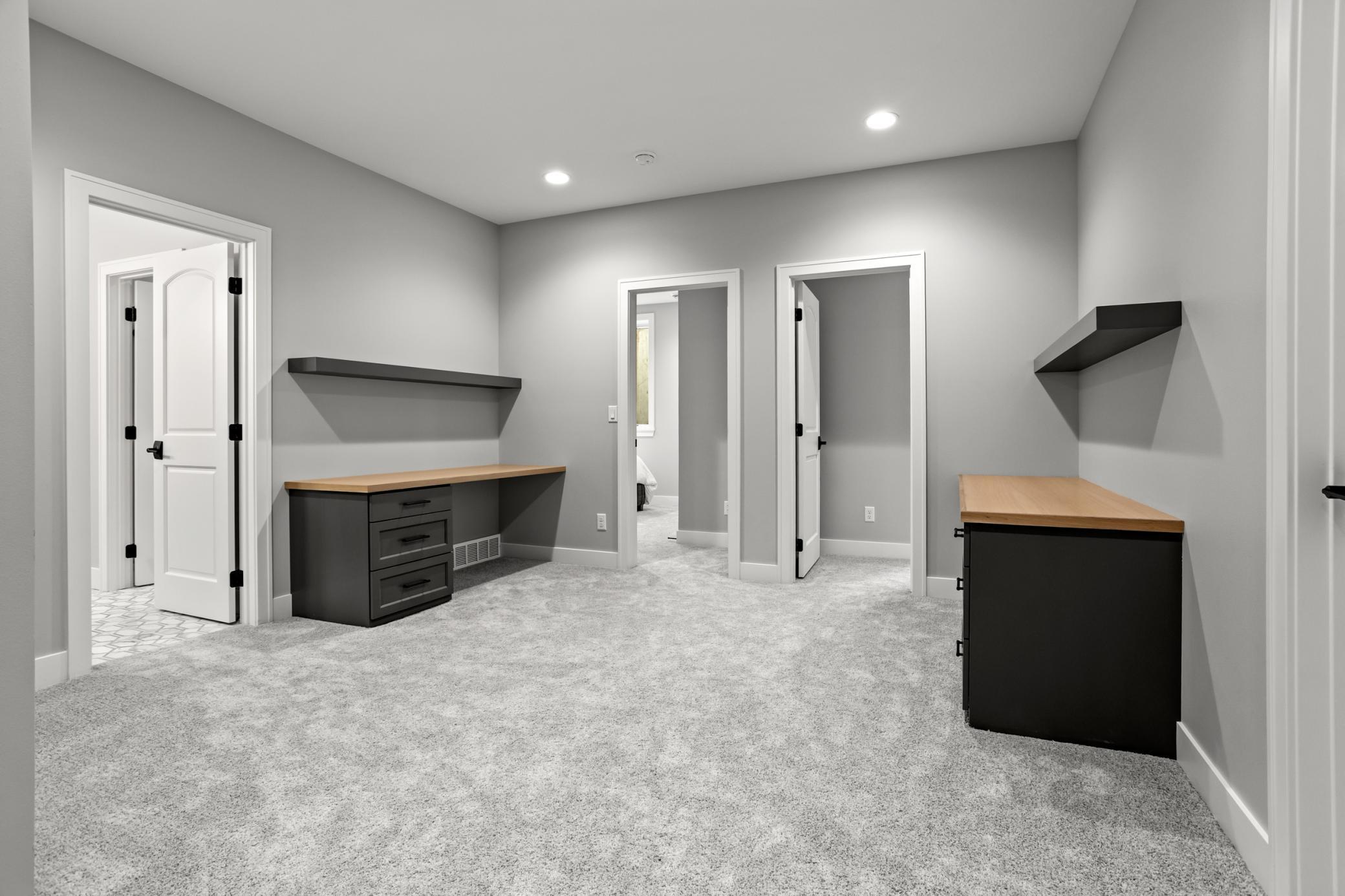 2426 McLeod Dr W West Fargo