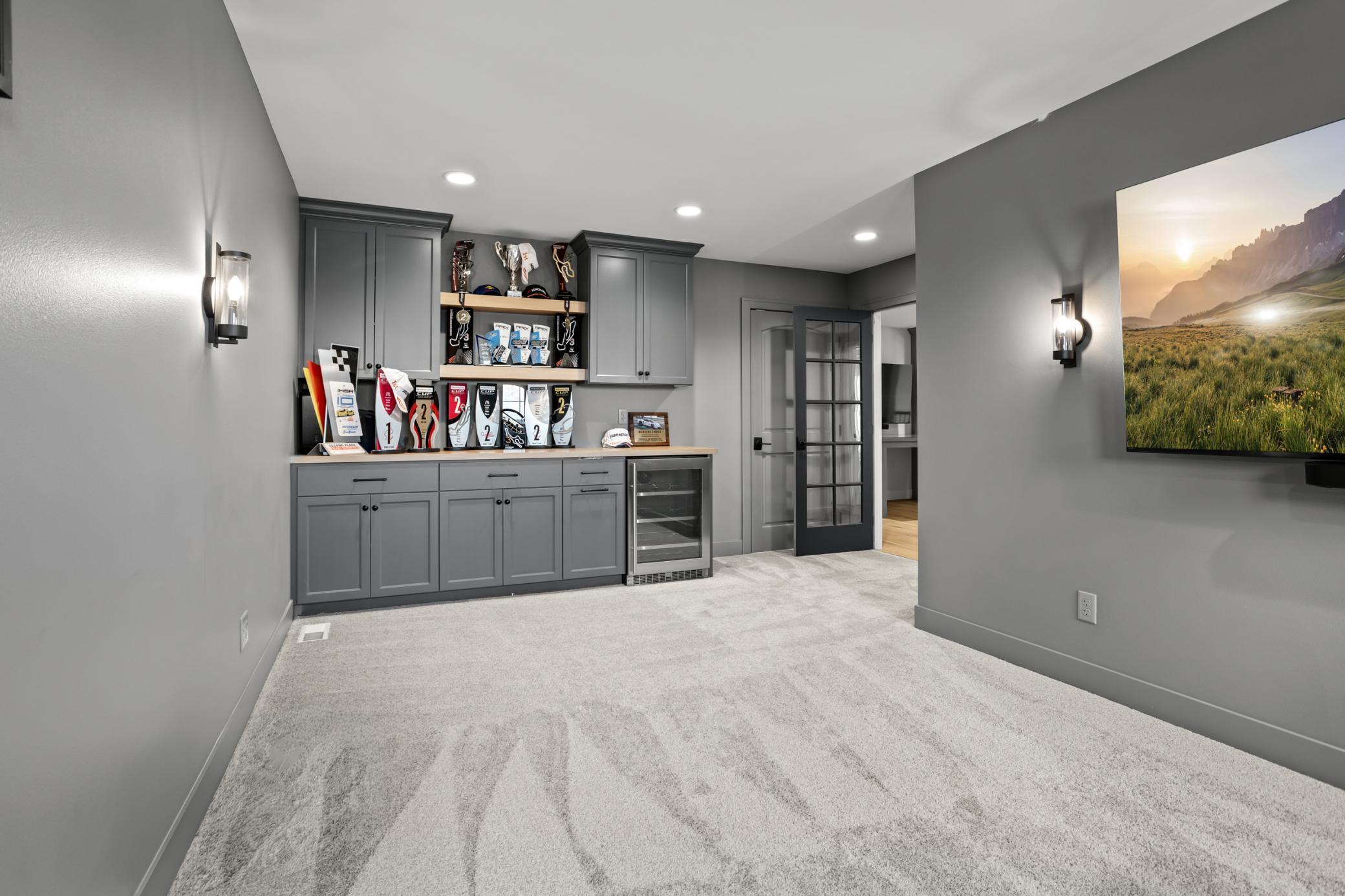 2426 McLeod Dr W West Fargo