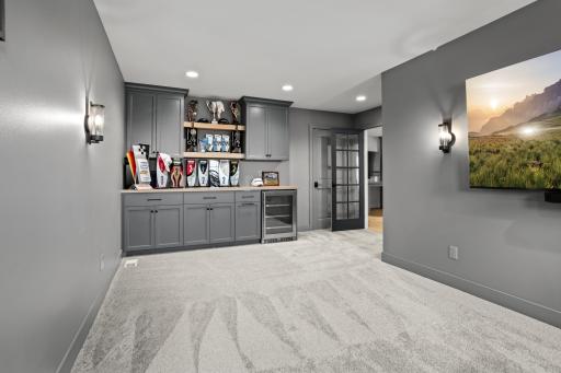 2426 Mcleod Drive E, West Fargo, ND 58078