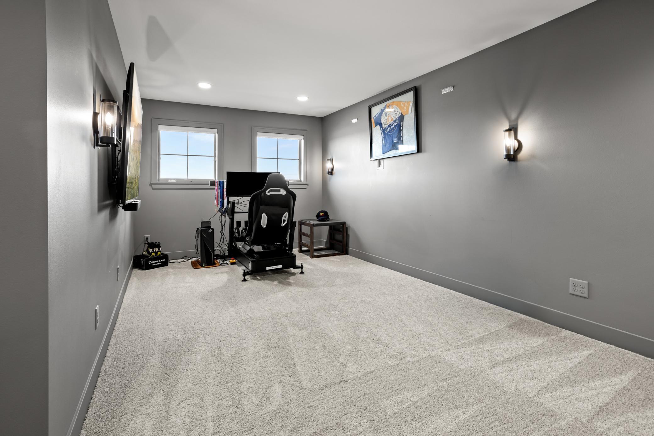 2426 McLeod Dr W West Fargo