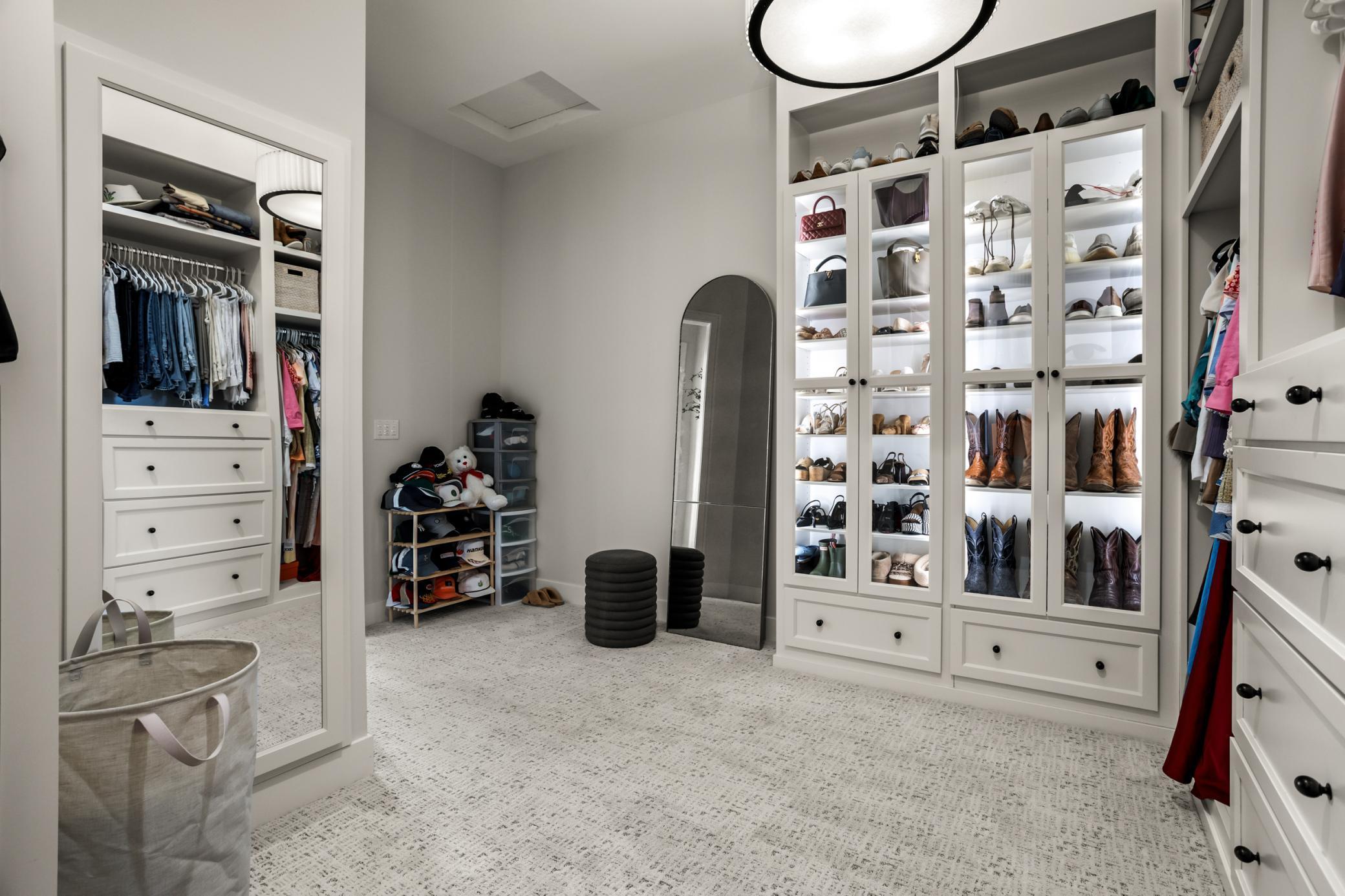 2426 McLeod Dr W West Fargo