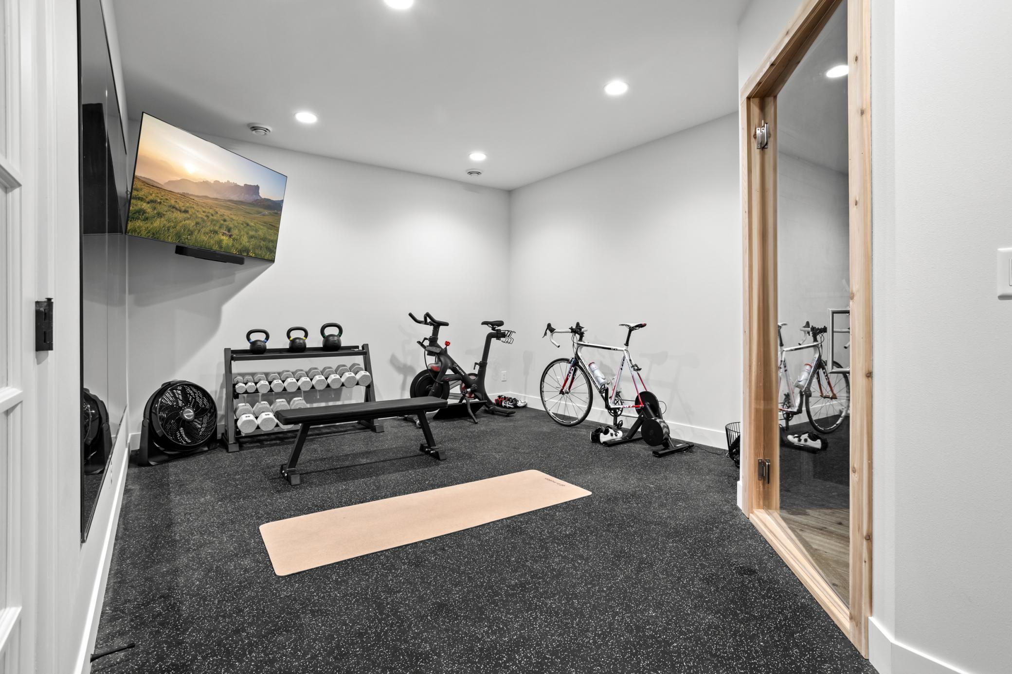 2426 McLeod Dr W West Fargo