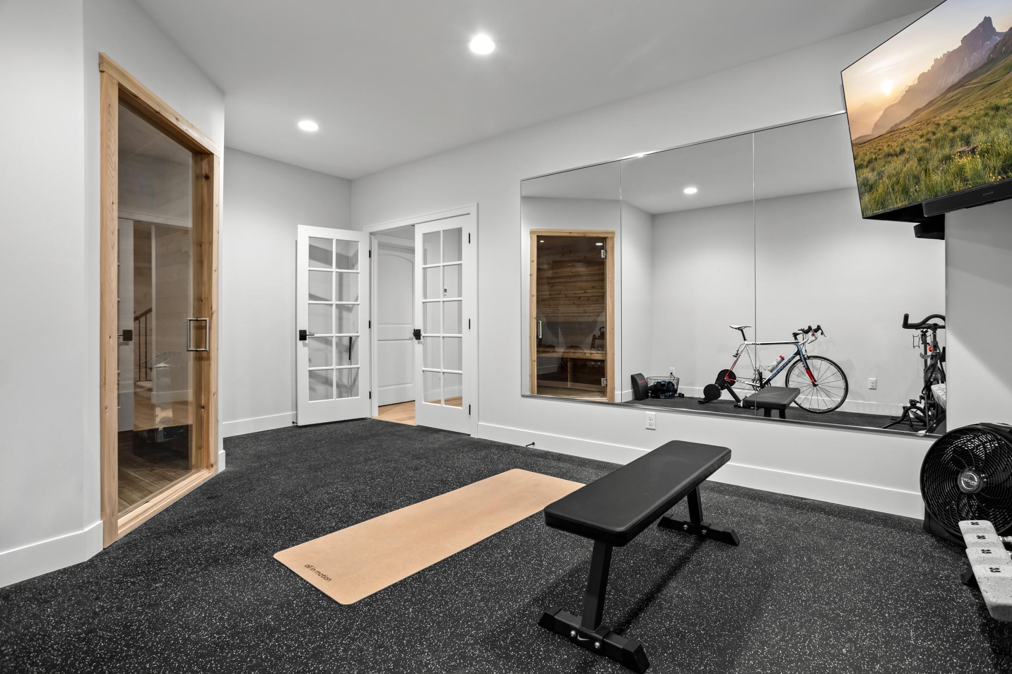 2426 McLeod Dr W West Fargo