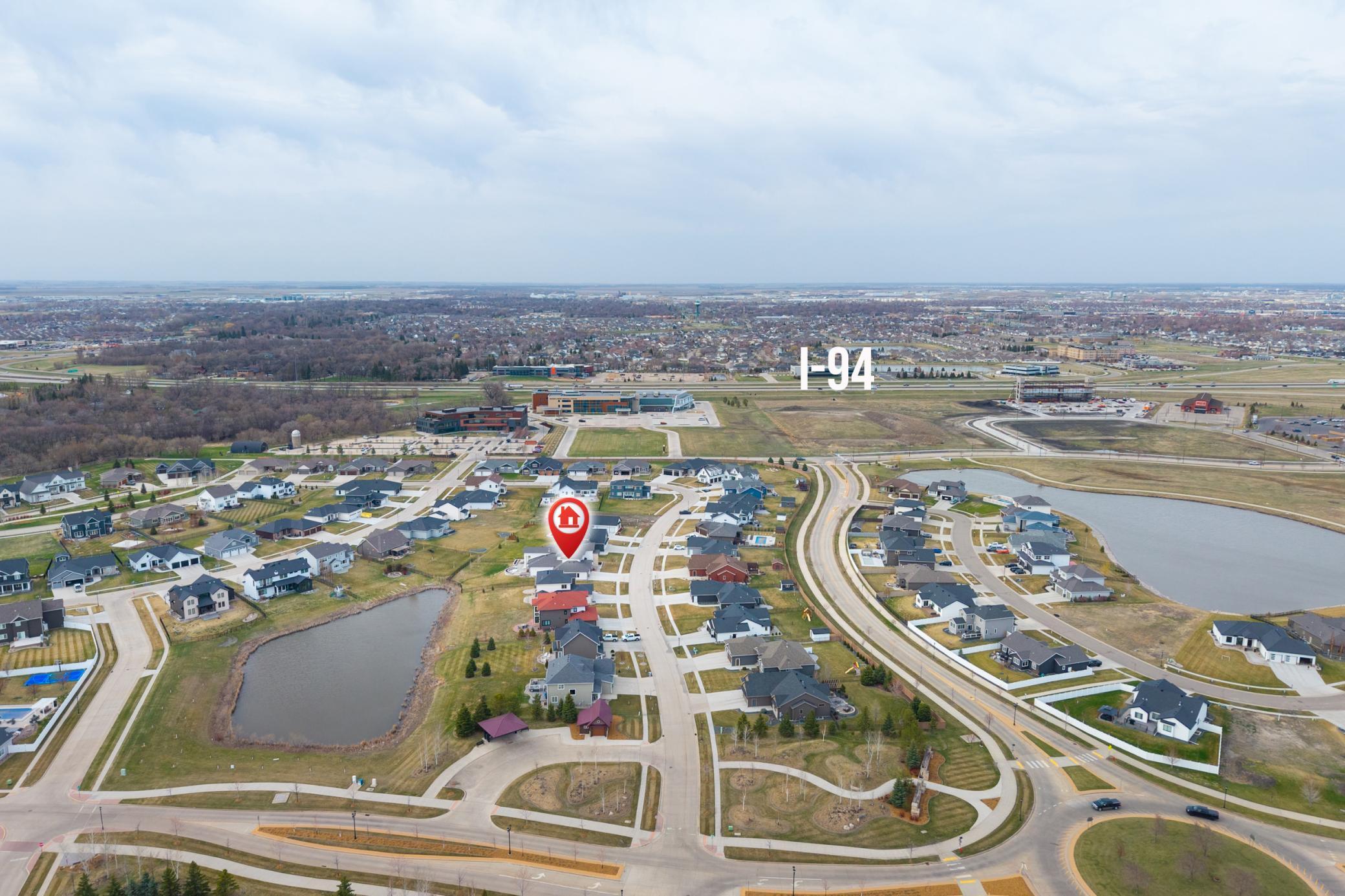 2426 McLeod Dr W West Fargo