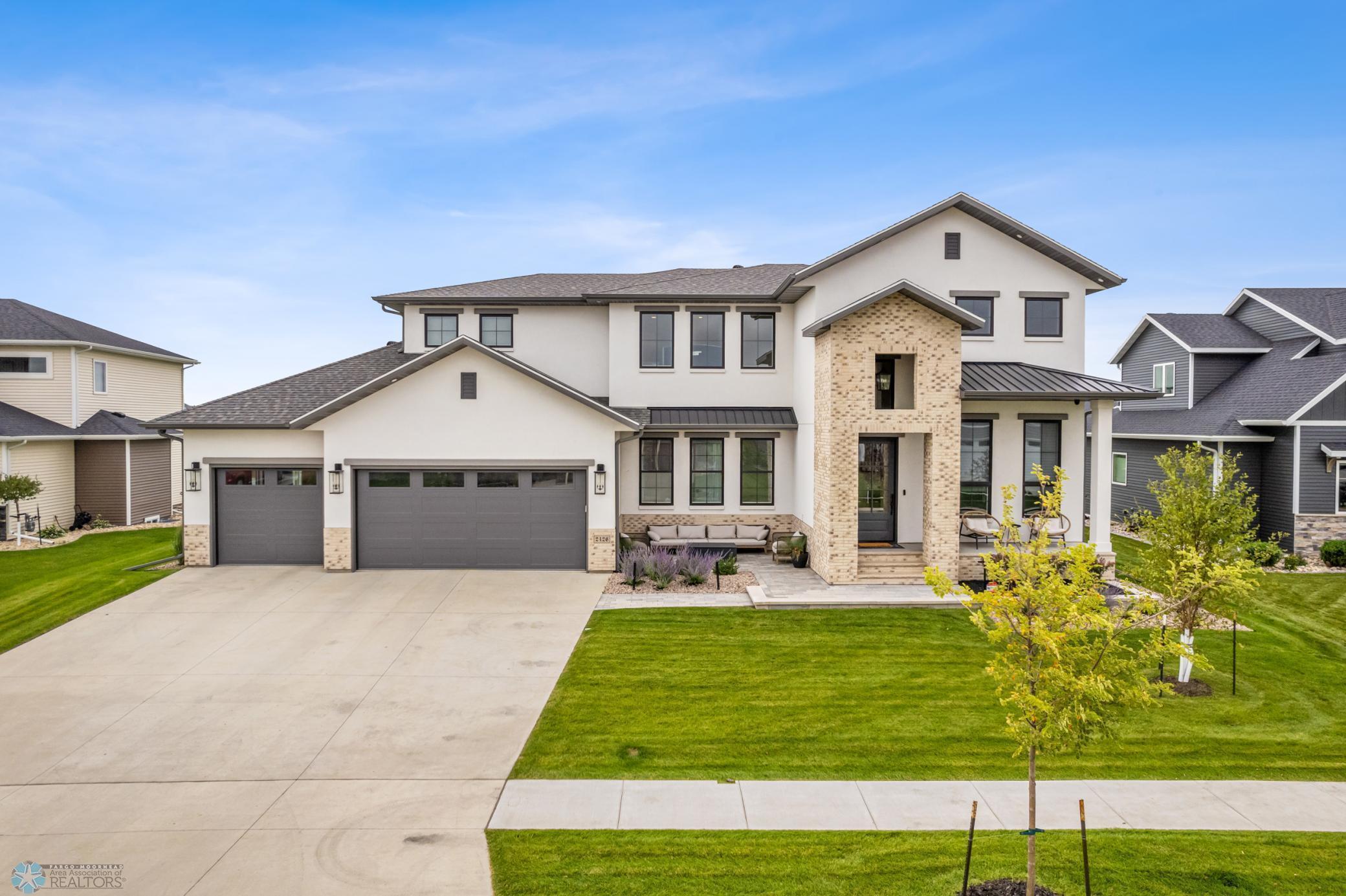 2426 McLeod Dr W West Fargo