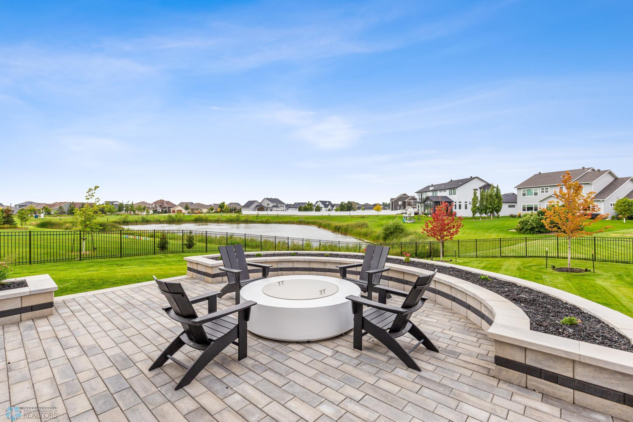 2426 McLeod Dr W West Fargo