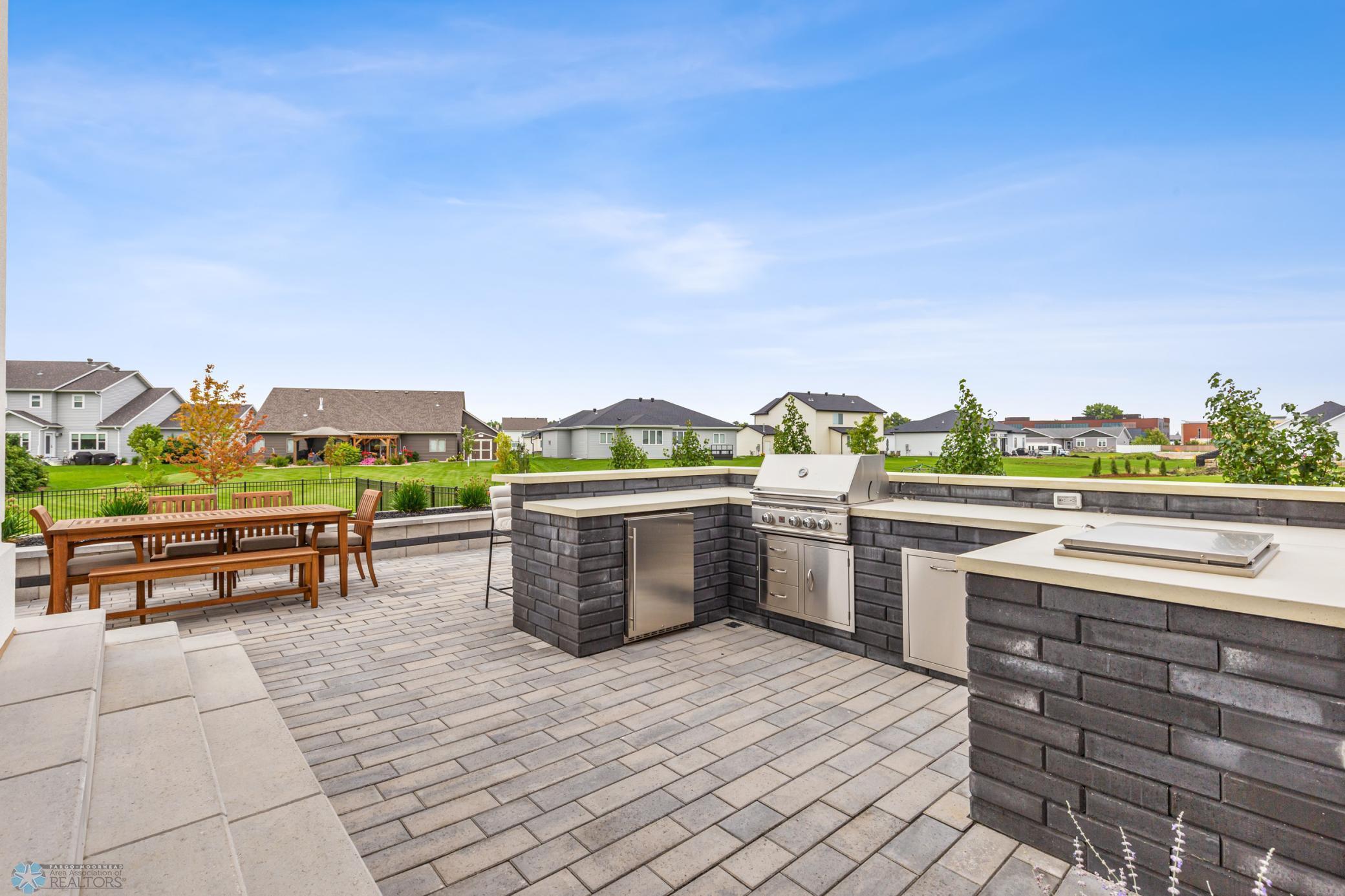 2426 McLeod Dr W West Fargo