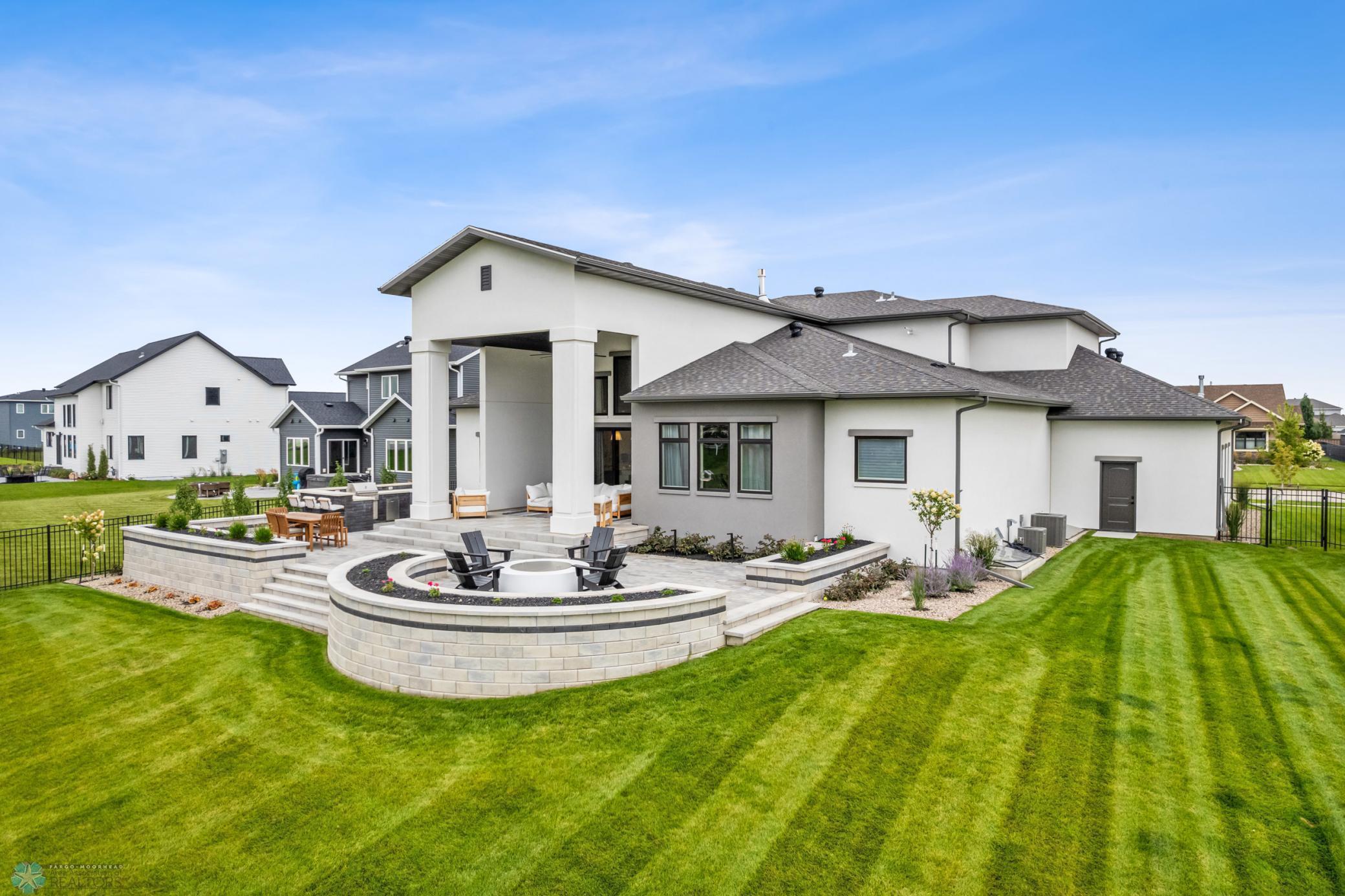 2426 McLeod Dr W West Fargo