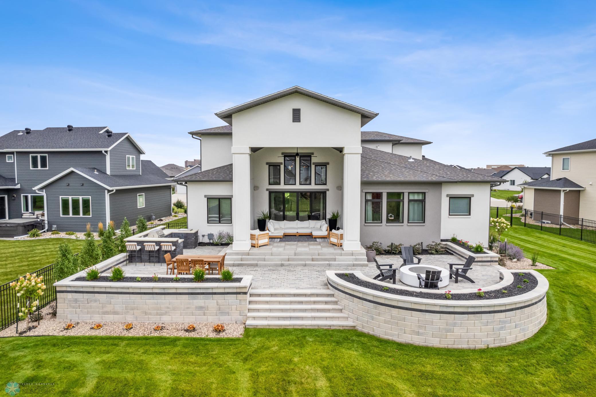 2426 McLeod Dr W West Fargo