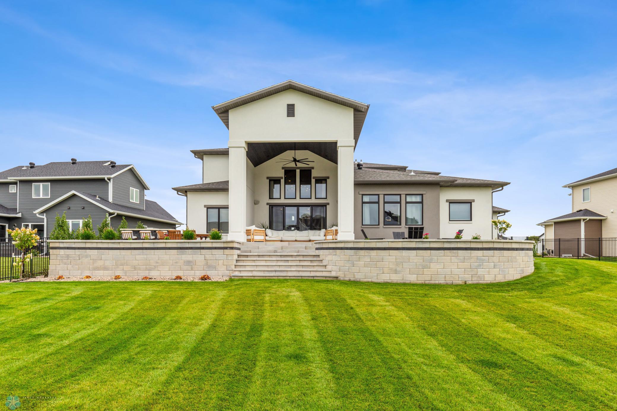 2426 McLeod Dr W West Fargo