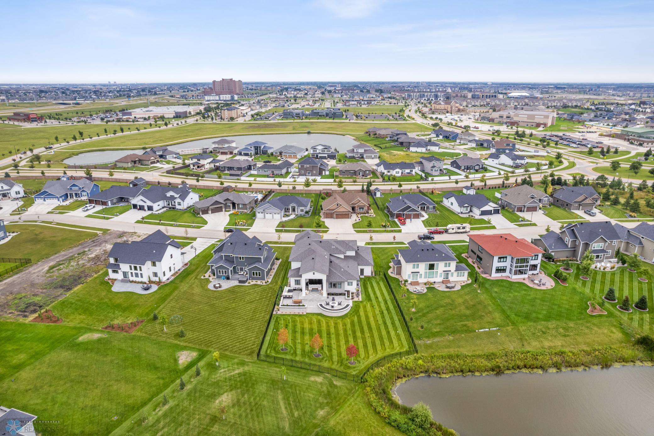 2426 McLeod Dr W West Fargo