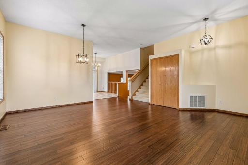 1658 Oakbrooke Circle, Eagan, MN 55122