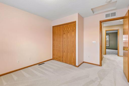 1658 Oakbrooke Circle, Eagan, MN 55122