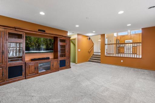 1658 Oakbrooke Circle, Eagan, MN 55122
