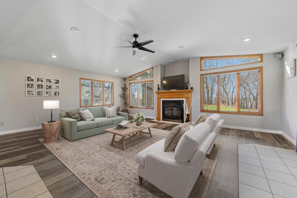 24a Family room VS.jpg