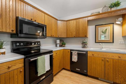1380 Edinburgh Place NE, Owatonna, MN 55060