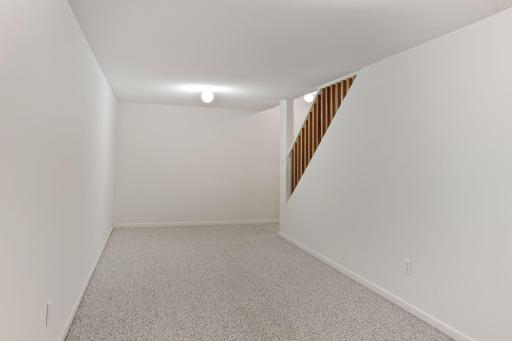 1380 Edinburgh Place NE, Owatonna, MN 55060