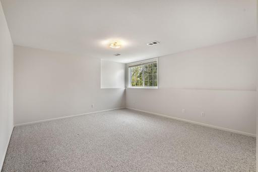 1380 Edinburgh Place NE, Owatonna, MN 55060