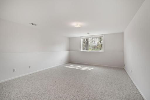 1380 Edinburgh Place NE, Owatonna, MN 55060