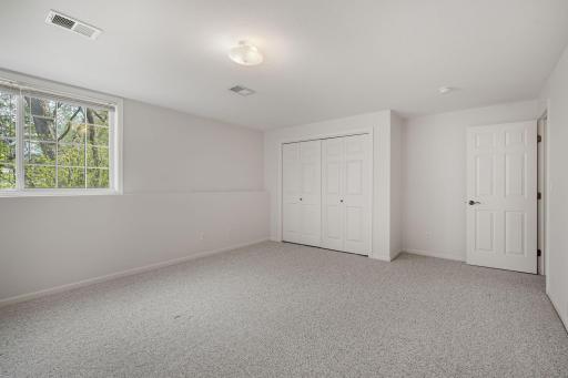 1380 Edinburgh Place NE, Owatonna, MN 55060