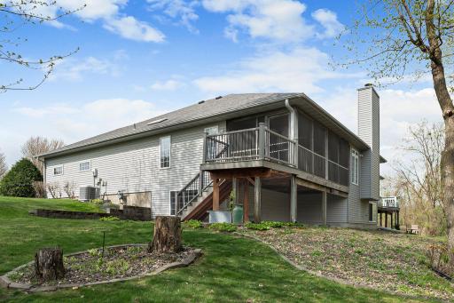 1380 Edinburgh Place NE, Owatonna, MN 55060