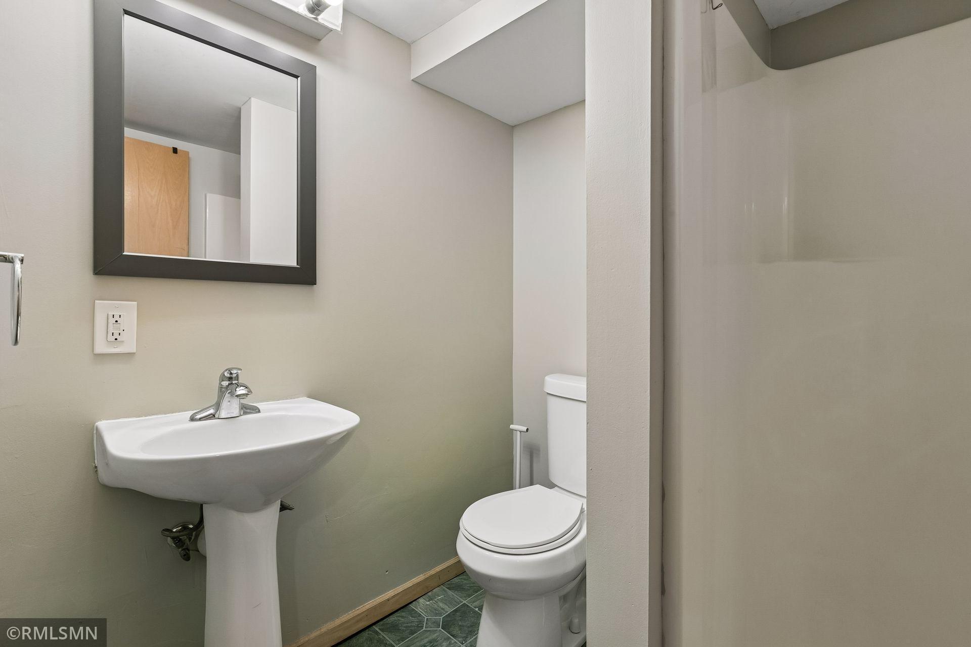 1112 Emerson Lane North - Spacecrafting - 0024.jpg