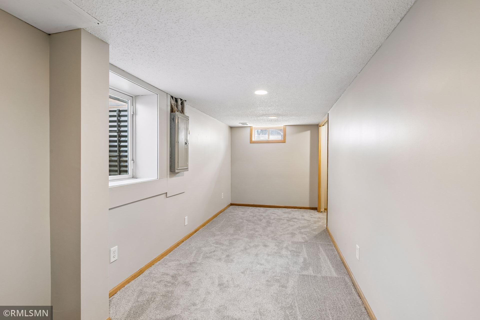 1112 Emerson Lane North - Spacecrafting - 0025.jpg