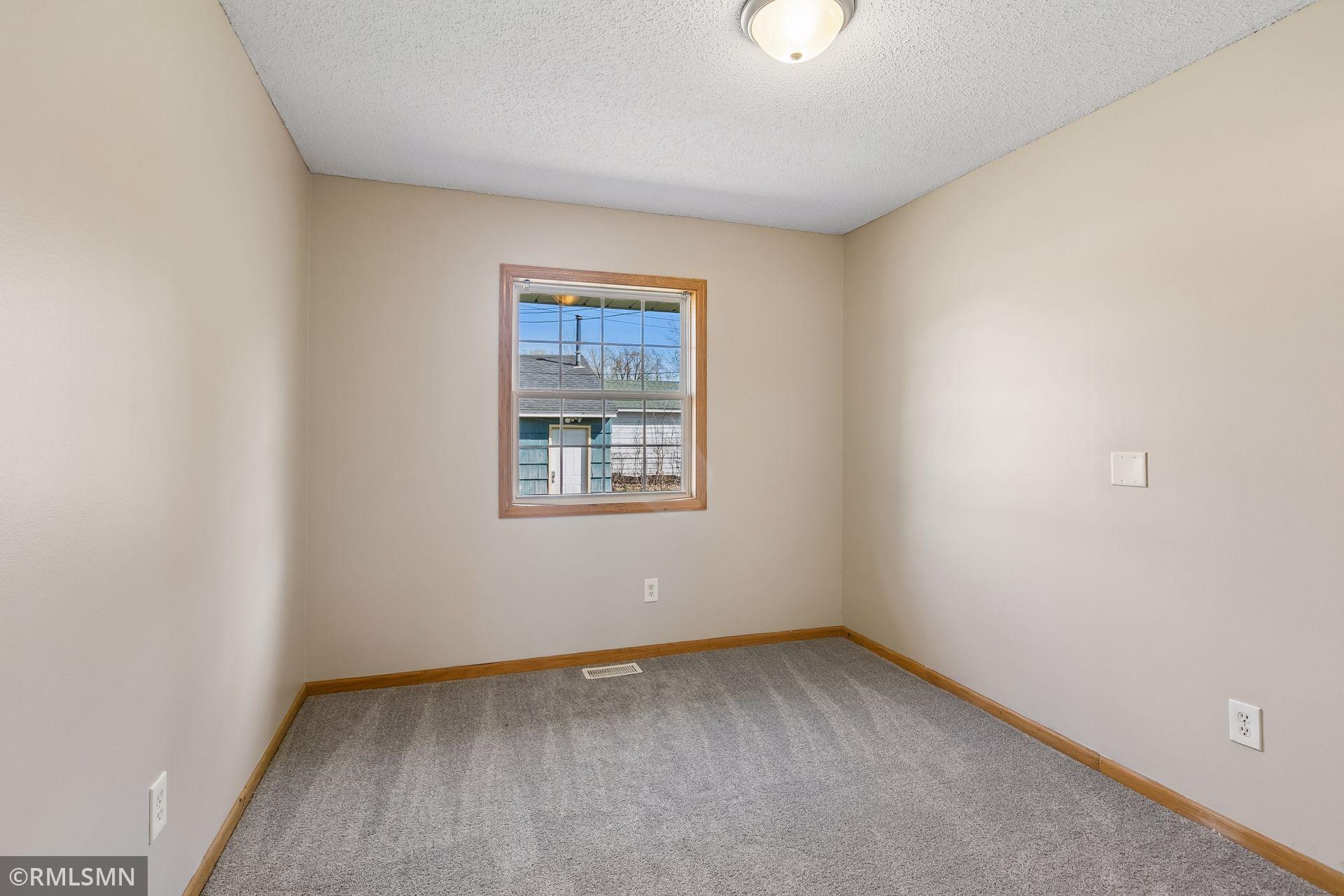 1112 Emerson Lane North - Spacecrafting - 0016.jpg