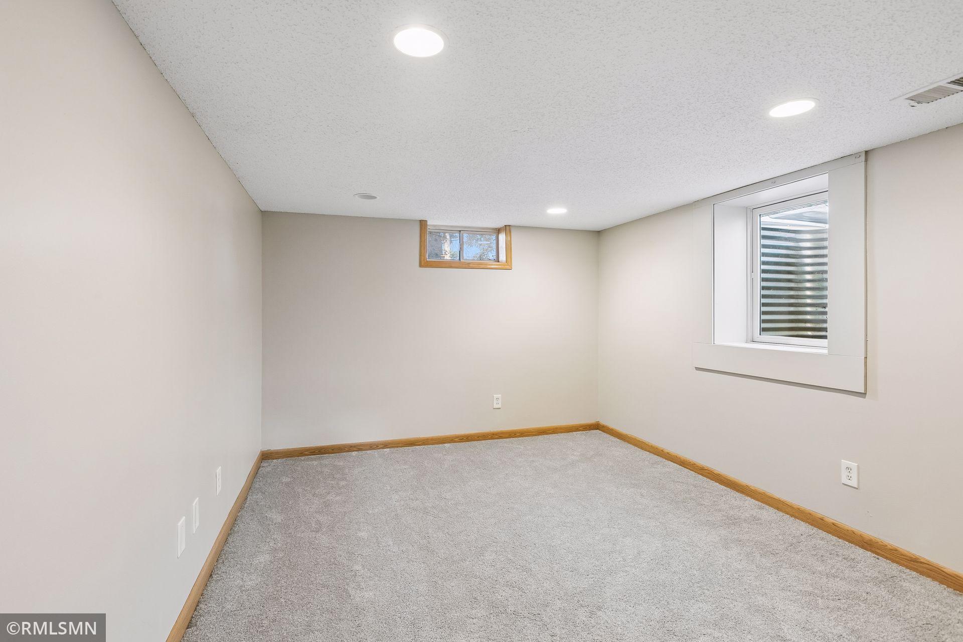 1112 Emerson Lane North - Spacecrafting - 0022.jpg