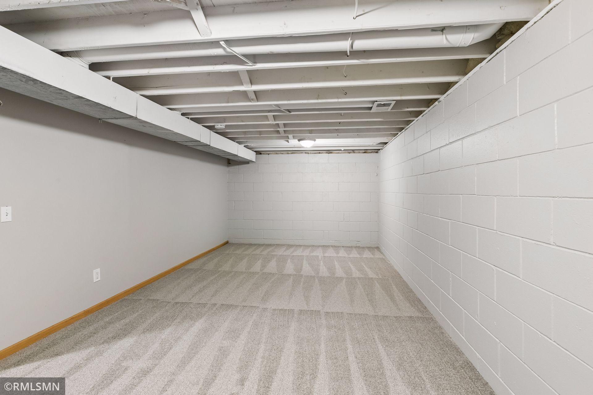 1112 Emerson Lane North - Spacecrafting - 0020.jpg