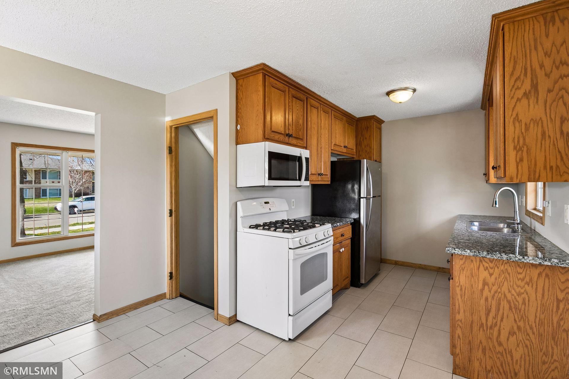 1112 Emerson Lane North - Spacecrafting - 0009.jpg