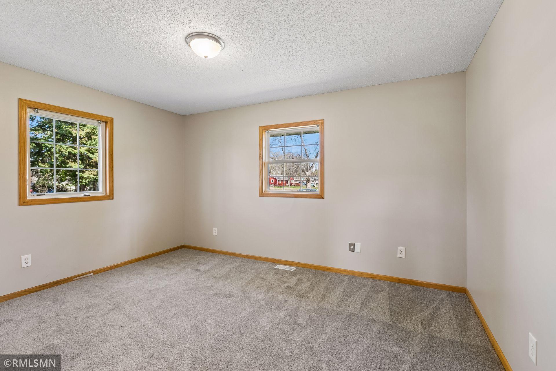 1112 Emerson Lane North - Spacecrafting - 0013.jpg