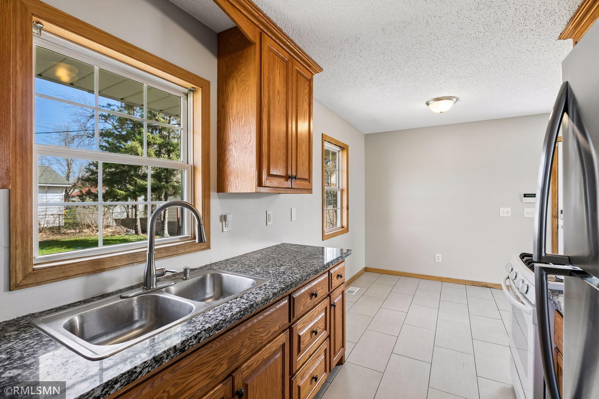 1112 Emerson Lane North - Spacecrafting - 0011.jpg