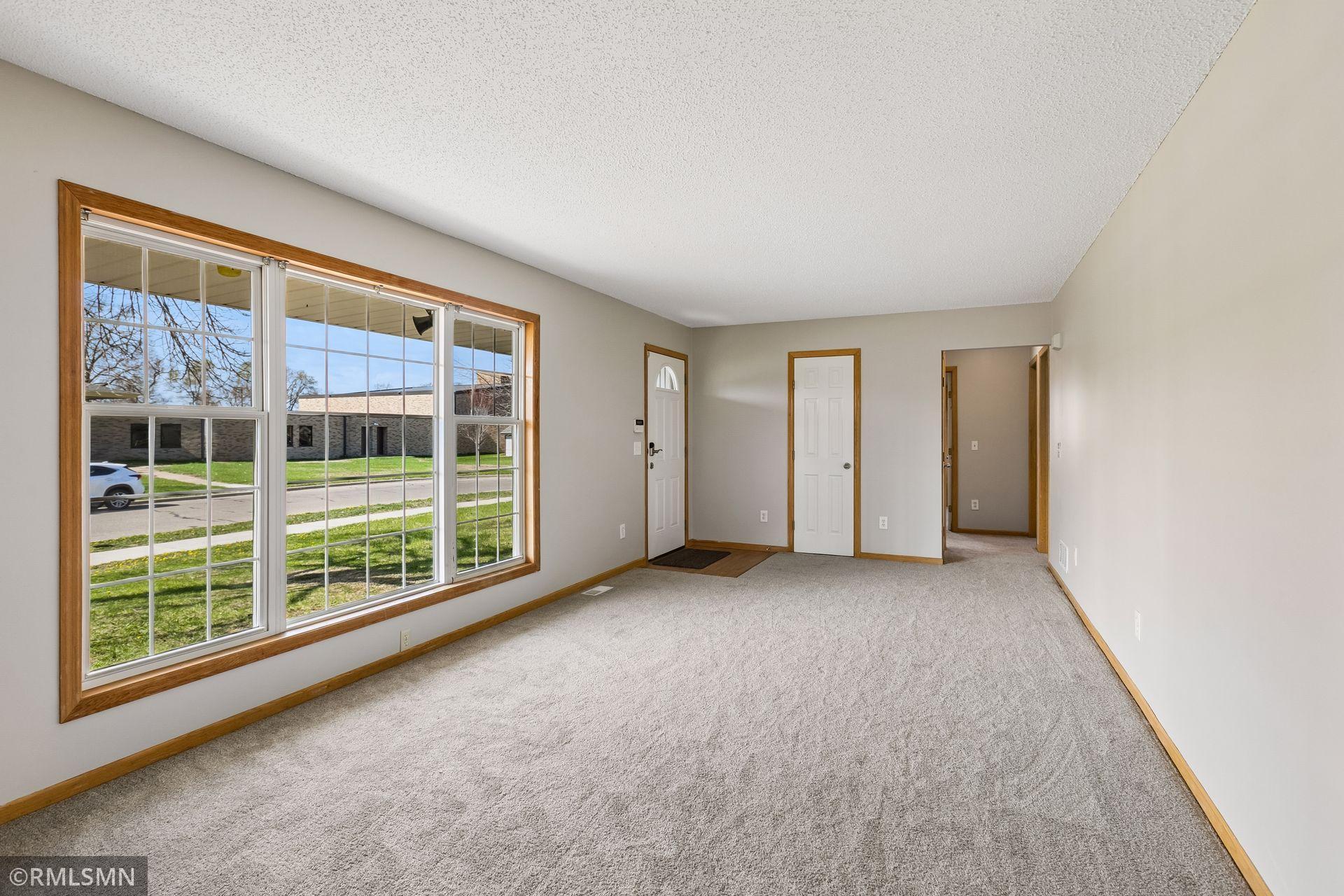 1112 Emerson Lane North - Spacecrafting - 0005.jpg