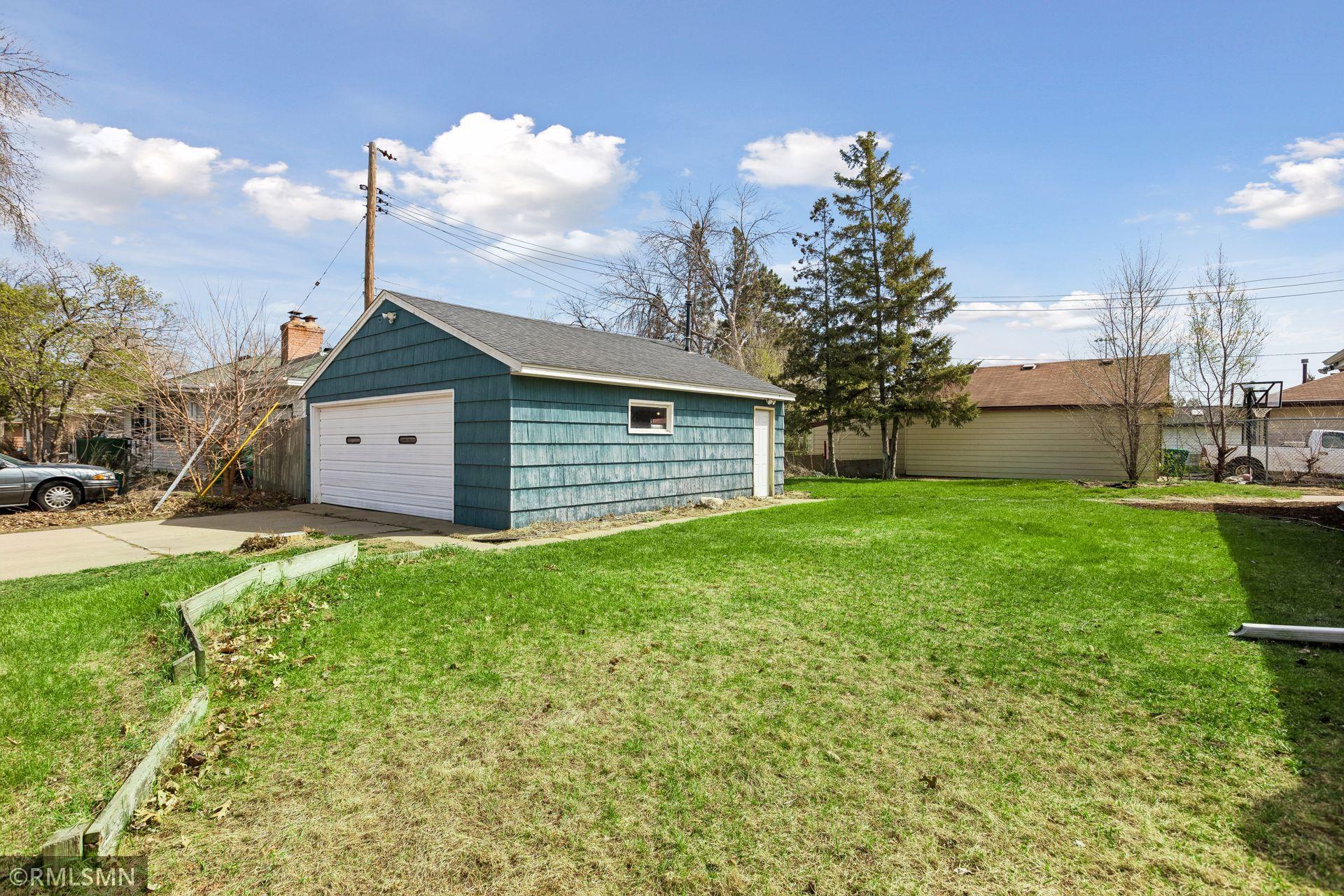 1112 Emerson Lane North - Spacecrafting - 0032.jpg