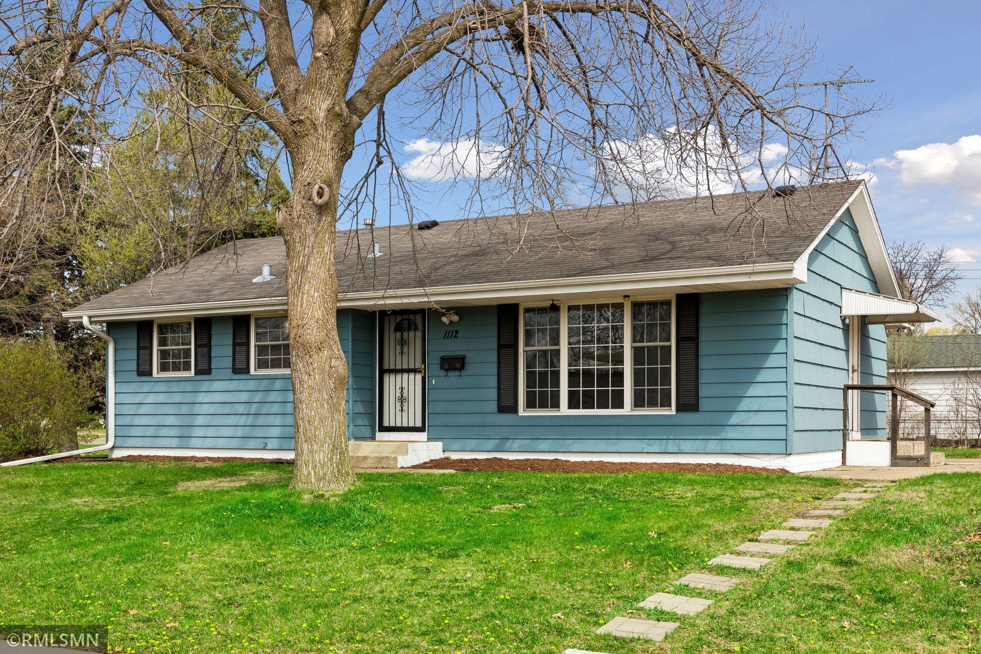 1112 Emerson Lane North - Spacecrafting - 0003.jpg