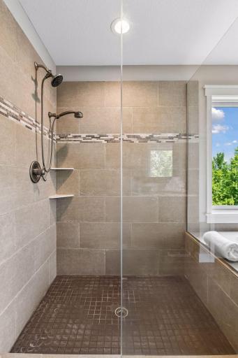 2444 Woods Drive, Victoria, MN 55386