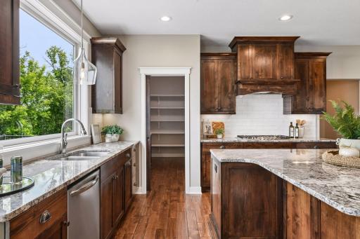 2444 Woods Drive, Victoria, MN 55386